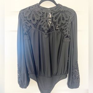Stunning lace detail bodysuit New w/tags ✨